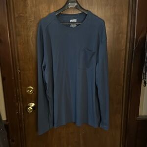 Duluth, long sleeve thermal blue in XXL in good condition
